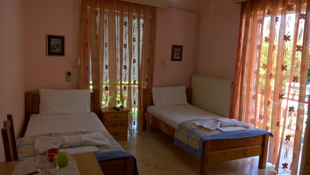 קמנה וורלה Dimitra Pentaliou Rooms מראה חיצוני תמונה
